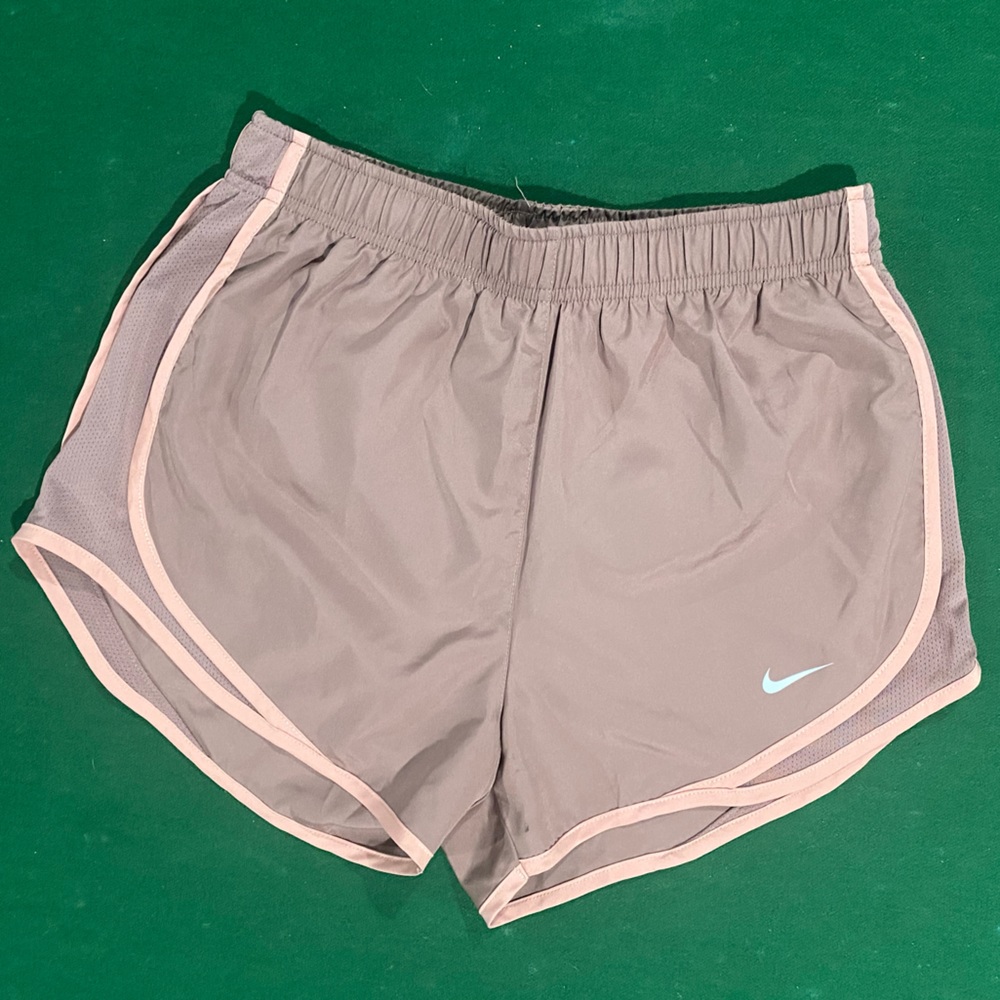 Women Nike Tempo Shorts